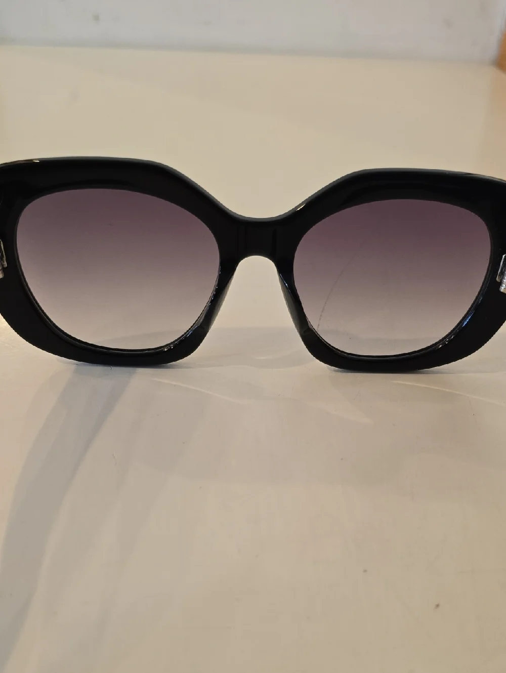 Authentic Celine Triomphe CL40226U Sunglasses - Picture 5 of 10